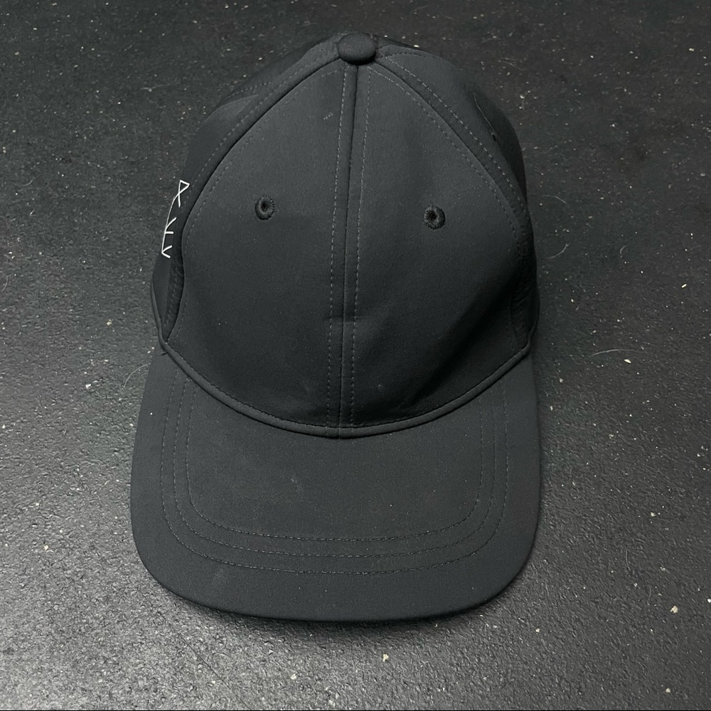 RARE lululemon Ghost Race Baller Hat - Picture 3 of 8